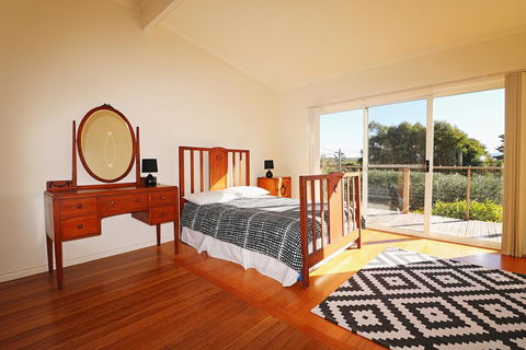 Surfside - Accommodation Asia 3