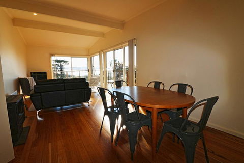 Surfside - Accommodation Asia 1
