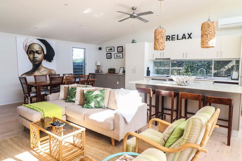 Surfside - Accommodation Asia 3