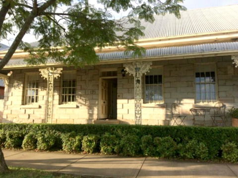 Surgeon's Cottage - Accommodation Asia 0