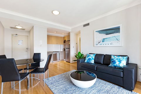 Surry Hills Fully Self Contained Modern 1 Bed Apartment (1012ELZ) - Accommodation Asia 2