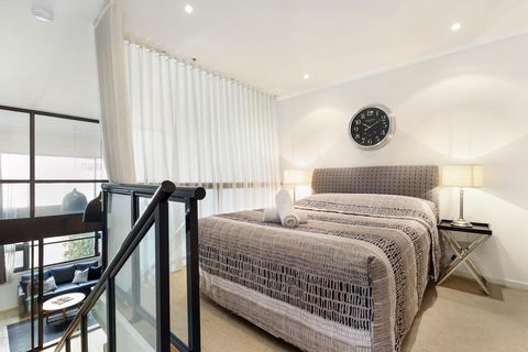 Surry Hills Modern One Bedroom Apartment (310GOUL) - Accommodation Asia 1