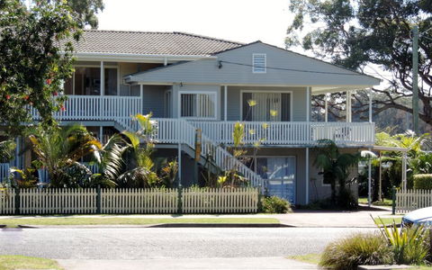 Sussex Shores - Accommodation Guide 0