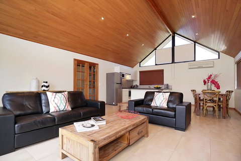 Swanriver Applecross Shortstays - Accommodation Asia 1