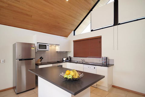 Swanriver Applecross Shortstays - Accommodation Asia 3