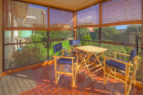 Swimmers Rest - Uninterrupted Panoramic Ocean Views - 1 Bedroom - Accommodation Asia 3