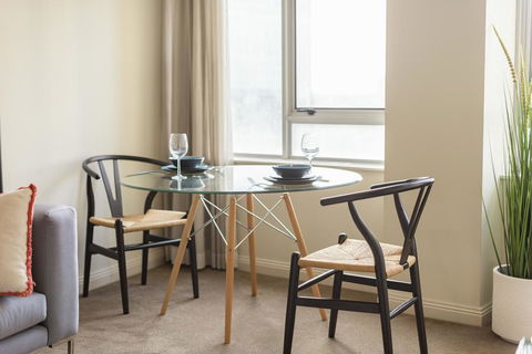 Sydney CBD 1 Bedroom Self-Contained Apartment With Spectacular Sydney Harbour View (1312 BRG) - Accommodation Asia 3