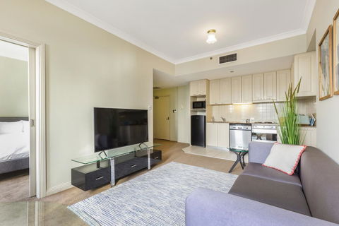 Sydney CBD 1 Bedroom Self-Contained Apartment With Spectacular Sydney Harbour View (1312 BRG) - Accommodation Asia 1