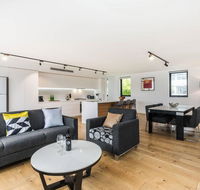 Sydney Townhouse with Parking and Deck - Accommodation Asia