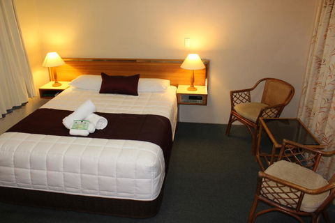 Tabourie Lake Motor Inn - Accommodation Asia 2