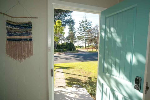 Tallowood Beachfront Cottage - Accommodation Asia 2