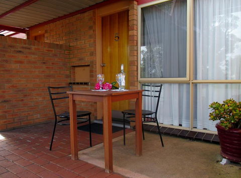 Tarra Motel - Accommodation Guide 2