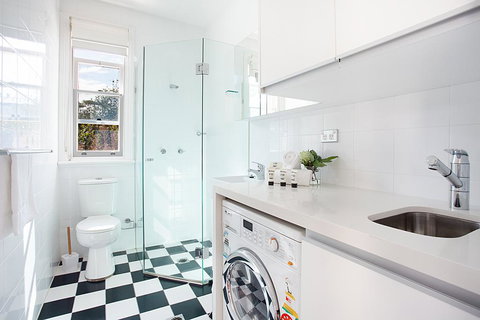 Tasteful Modern Studio 2.3Km From City Centre - Accommodation Asia 2