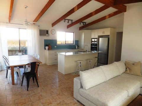 TERRIFIC ON TAMARA CRESCENT - Accommodation China 3