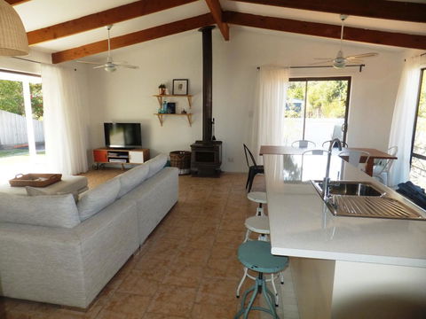 TERRIFIC ON TAMARA CRESCENT - Accommodation China 2