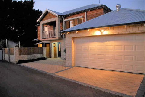 Terrific Townhouse - Accommodation Asia 1
