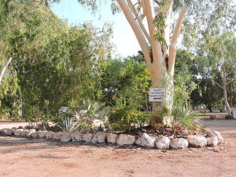 Territory Manor Motel & Caravan Park - Accommodation China 2