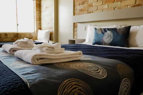 The Australian Hotel Motel - Accommodation Asia 0