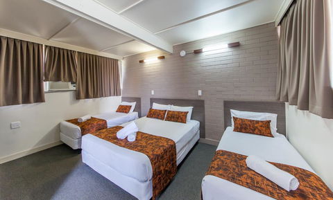 The Australian Hotel Murgon - Accommodation Asia 1
