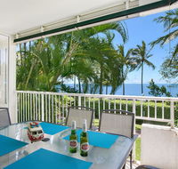 The Beach House 3BR Waterfront Apartment Own WIFI - Accommodation China