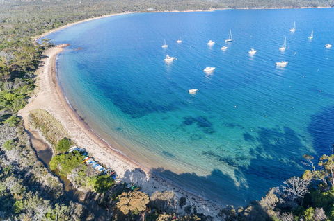 Freycinet Haven - Accommodation Guide 1