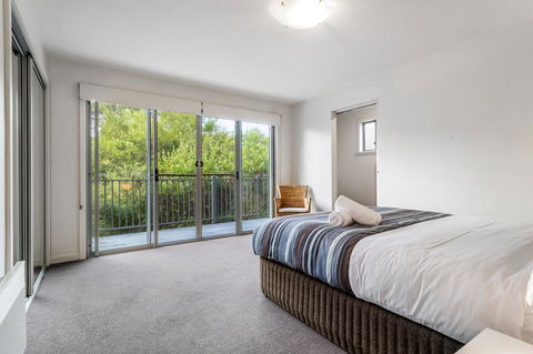 Freycinet Haven - Accommodation Guide 14