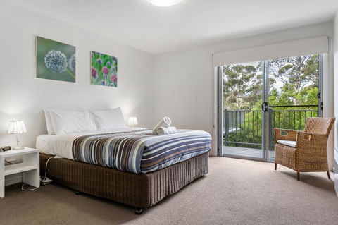 Freycinet Haven - Accommodation Guide 10
