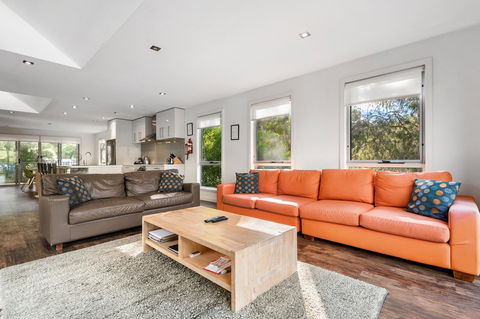 Freycinet Haven - Accommodation Guide 2