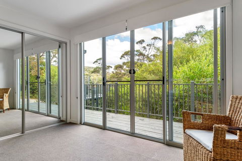 Freycinet Haven - Accommodation Guide 13