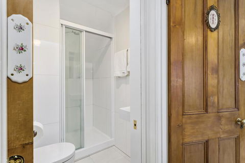 Cambridge House Bed & Breakfast - Accommodation Asia 8