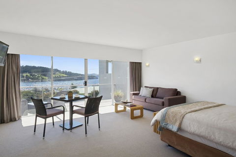 The Cove Kettering - Accommodation Asia 4