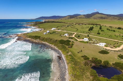 Saltwater - Absolute Oceanfront, Hot Tubs, Sauna, Fire Pits - Accommodation Asia 32