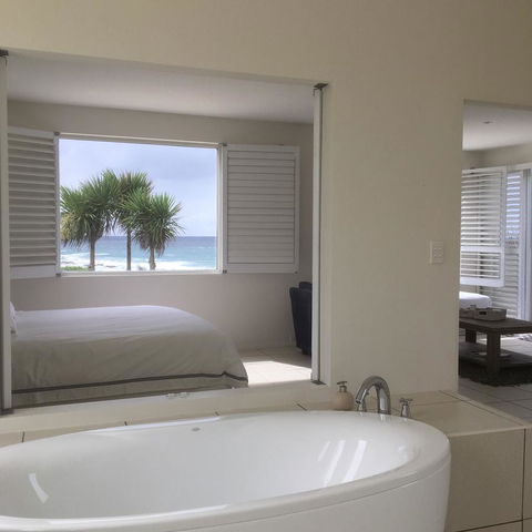 Saltwater - Absolute Oceanfront, Hot Tubs, Sauna, Fire Pits - Accommodation Asia 29
