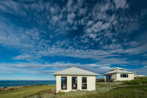 Saltwater - Absolute Oceanfront, Hot Tubs, Sauna, Fire Pits - Accommodation Asia 15