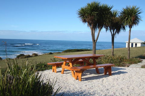 Saltwater - Absolute Oceanfront, Hot Tubs, Sauna, Fire Pits - Accommodation Asia 38