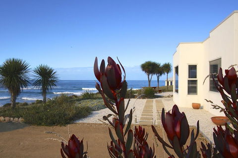 Saltwater - Absolute Oceanfront, Hot Tubs, Sauna, Fire Pits - Accommodation Asia 0
