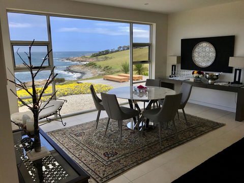 Saltwater - Absolute Oceanfront, Hot Tubs, Sauna, Fire Pits - Accommodation Asia 5
