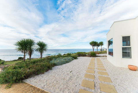 Saltwater - Absolute Oceanfront, Hot Tubs, Sauna, Fire Pits - Accommodation Asia 22