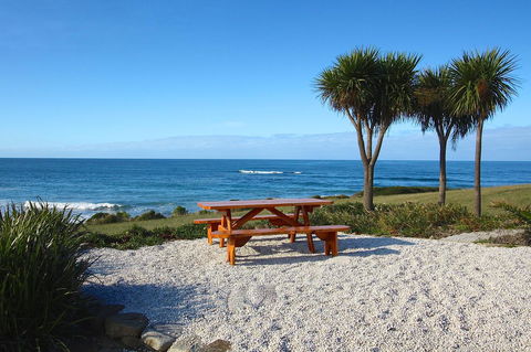 Saltwater - Absolute Oceanfront, Hot Tubs, Sauna, Fire Pits - Accommodation Asia 36