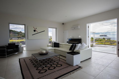 Saltwater - Absolute Oceanfront, Hot Tubs, Sauna, Fire Pits - Accommodation Asia 43