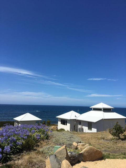 Saltwater - Absolute Oceanfront, Hot Tubs, Sauna, Fire Pits - Accommodation Asia 1
