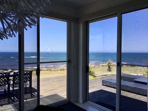 Saltwater - Absolute Oceanfront, Hot Tubs, Sauna, Fire Pits - Accommodation Asia 7