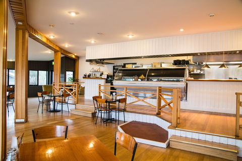 Freycinet Lodge - Accommodation Guide 4