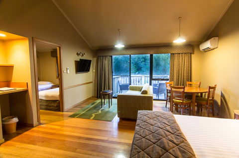 Freycinet Lodge - Accommodation Guide 25