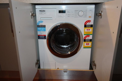 Sunny 3 Bedroom Apartment In Sandy Bay - Accommodation Asia 13