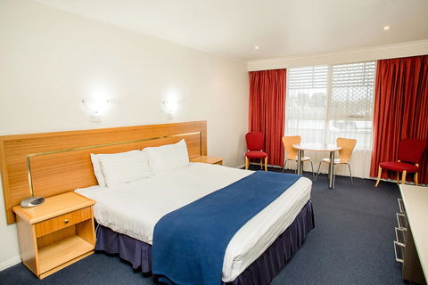 Edgewater Hotel - Accommodation Asia 24