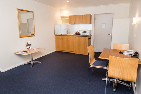 Edgewater Hotel - Accommodation Asia 7