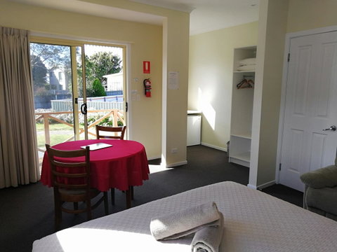 Wintersun Gardens Motel - Accommodation Guide 8