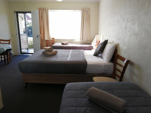 Wintersun Gardens Motel - Accommodation Guide 12