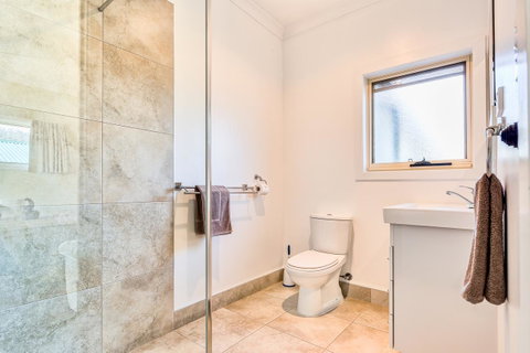 Wintersun Gardens Motel - Accommodation Guide 16